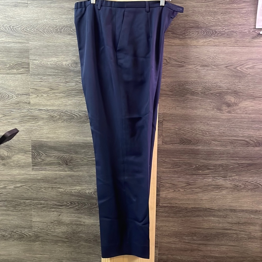 Size 16 Pendleton women’s pant suit in navy blue